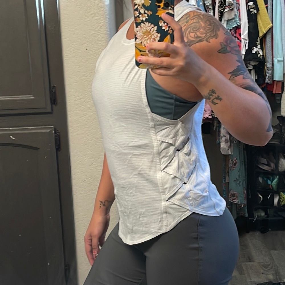 Lululemon tank